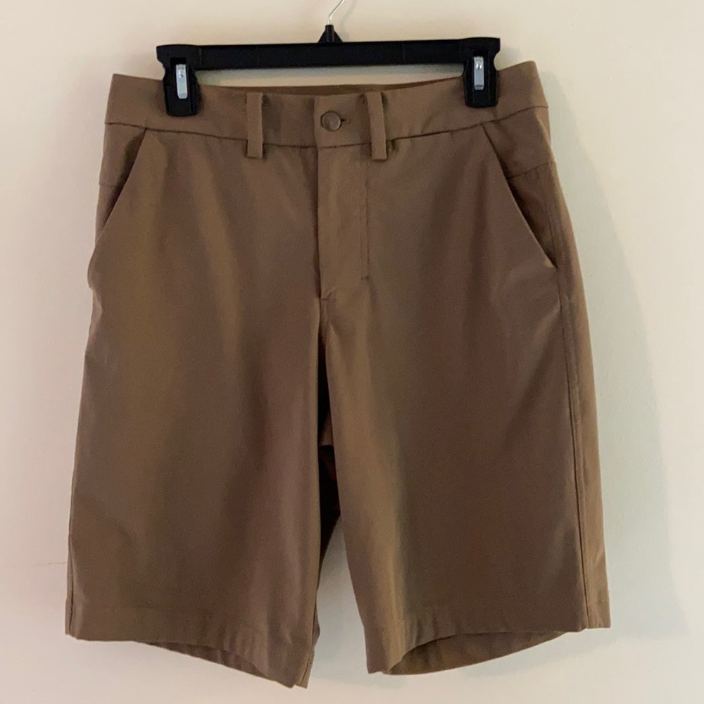 Lululemon Men’s Khaki Shorts size 28
